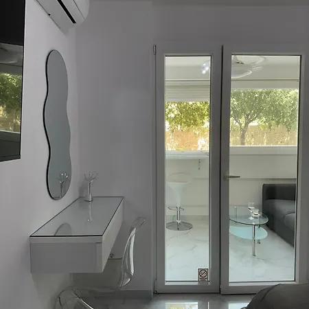 Galaxy - Futuristic Apartment Split Exterior photo